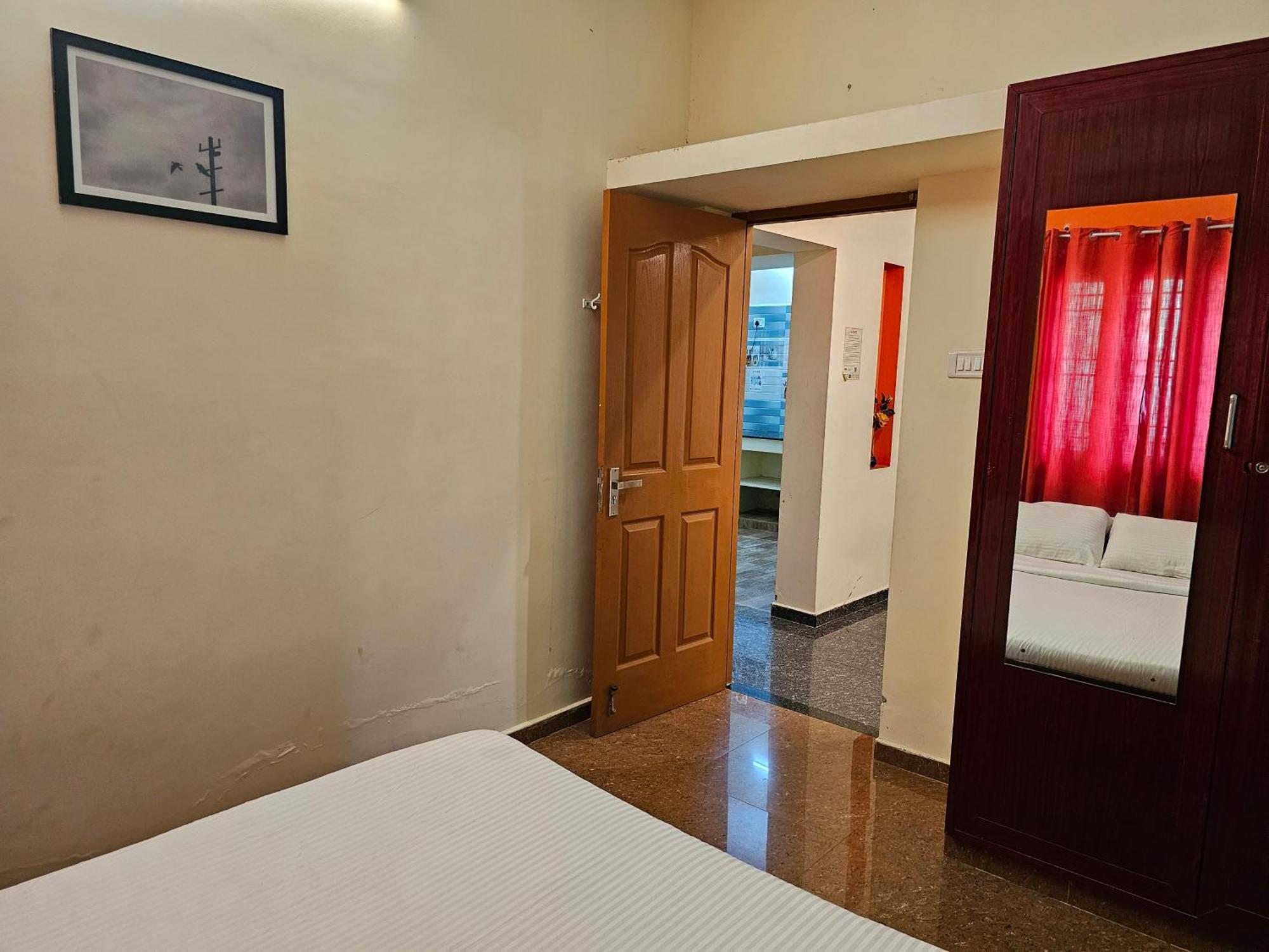 Shri Sai Balavany Residency Pondicherry Exterior photo